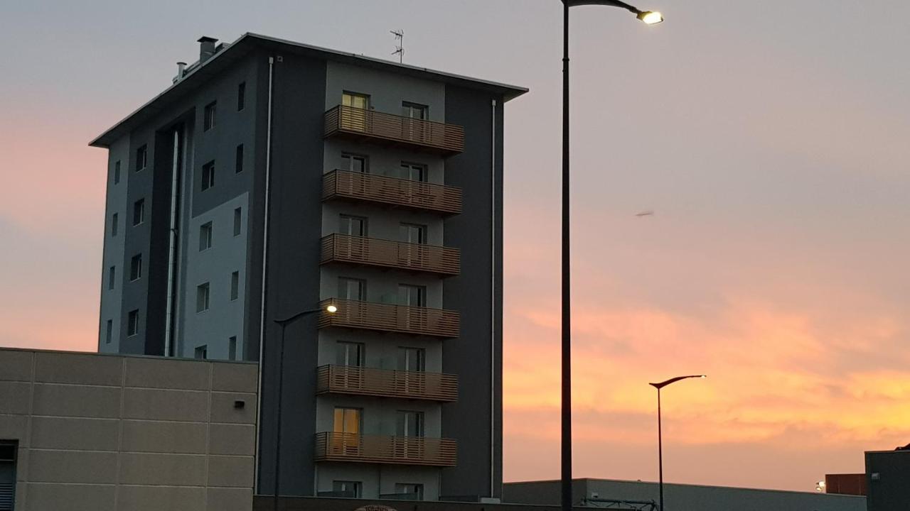 Condominio La Torre 1 Galliate Exteriör bild